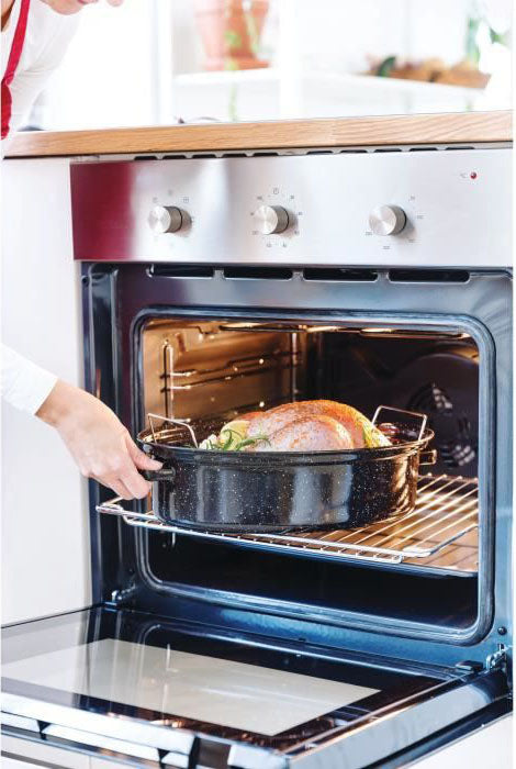 New World Enamel Roaster Oval 4.5LT Black Flake